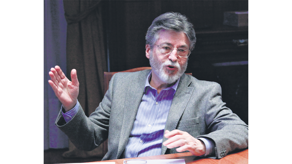 Los impuestos relacionados al consumo le ganan a la inflación, afirmó Abad.