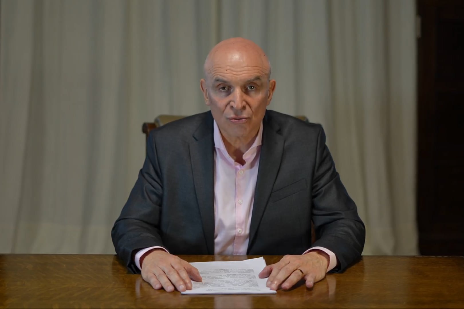 La llegada de José Luis Espert al acto de Milei en Ezeiza.