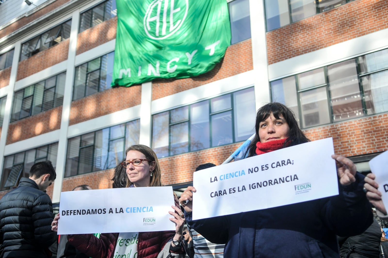 El sector científico resiste los embates de Milei.