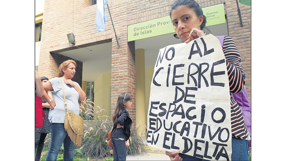 La protesta se realizó en la puerta de la Dirección Provincial de Islas, en San Fernando.