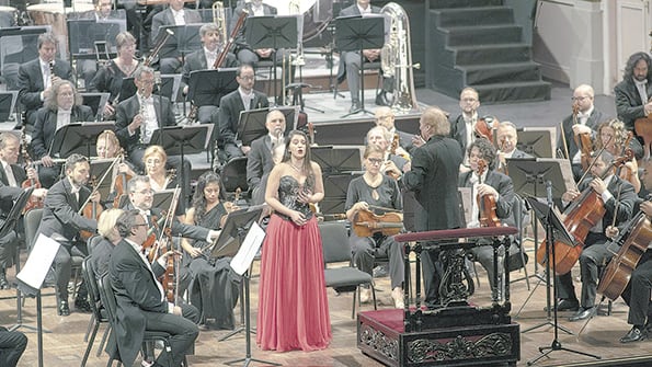 La soprano Jaquelina Livieri, en la obra de Borodin, cantó su parte con sensualidad y belleza.