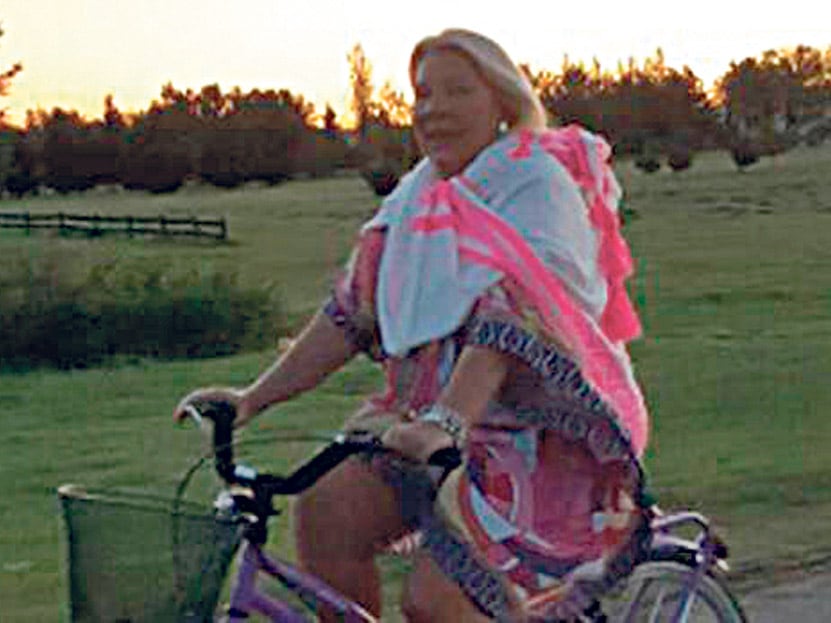 Carrió se tomó unos días de descanso y sus allegados dicen que decidirá en consulta con Macri.