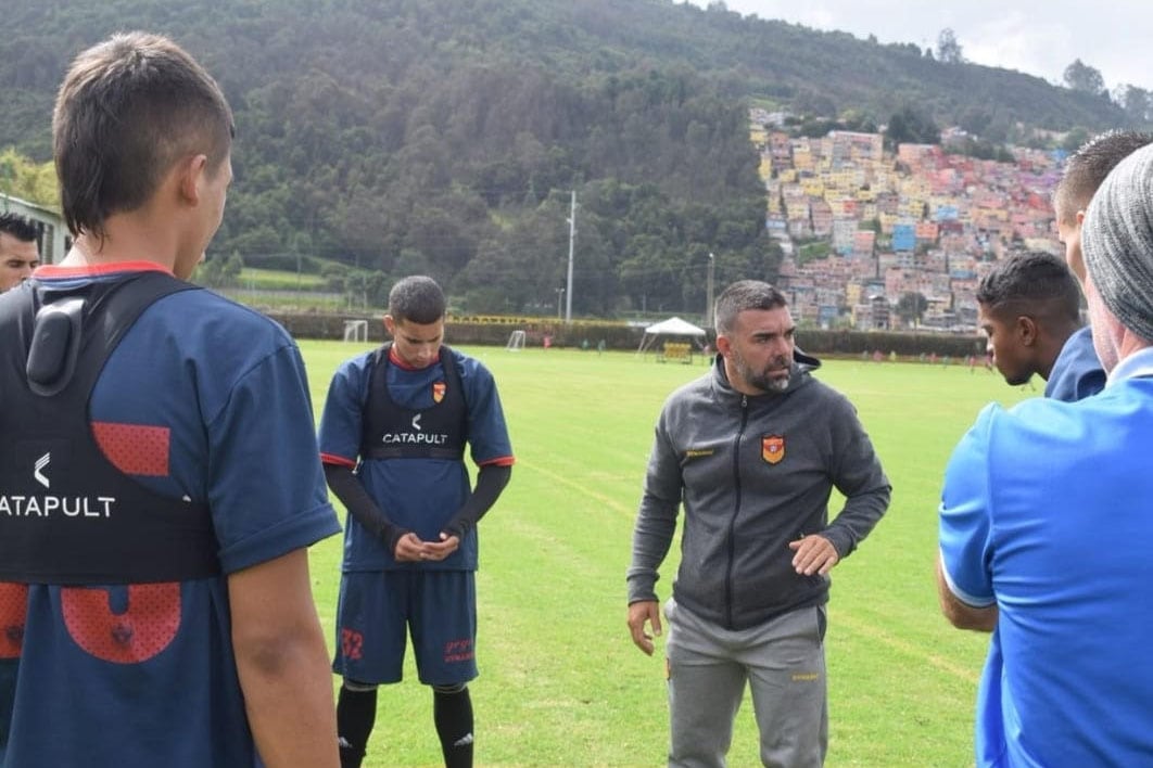 Martín Cardetti, DT del Bogotá Fútbol Club.