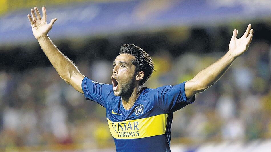 Mas festeja el primero de Boca, que llegó tras un gran cabezazo del lateral izquierdo.