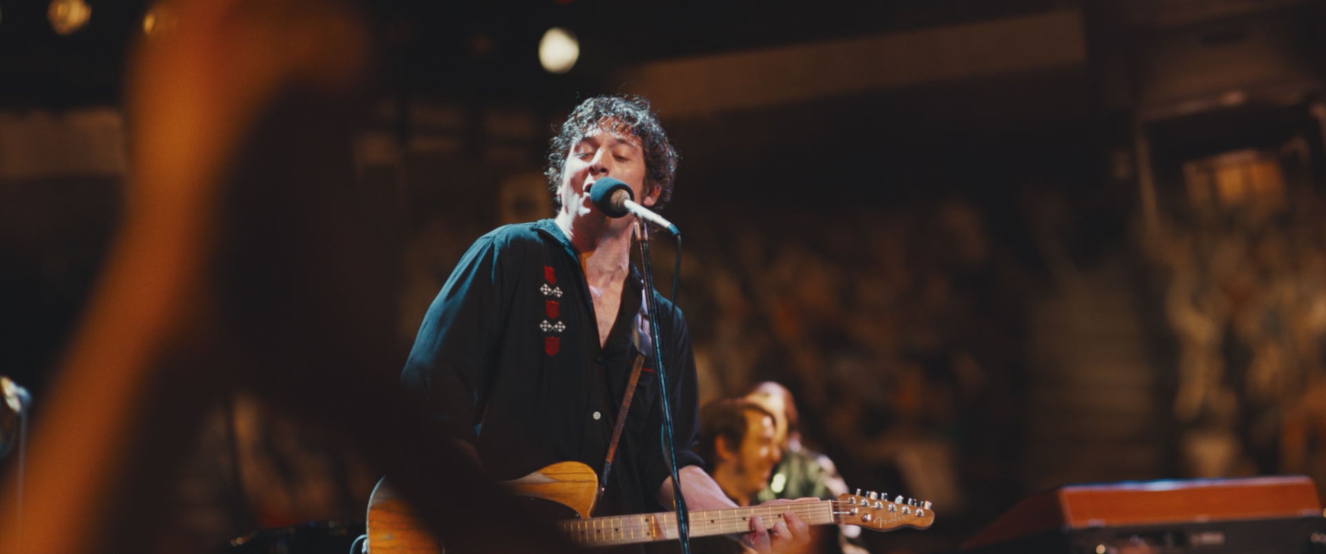 Jeremy Allen White logra darle espesor al personaje más allá de la mimesis.