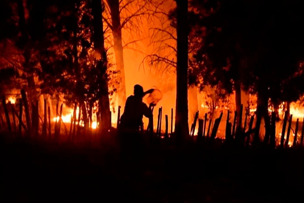 En Villa Traful pudieron frenar el fuego.