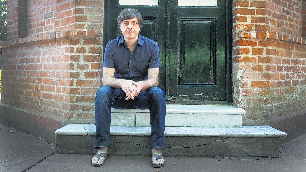 “Quise poner encima de la mesa toda la falsa mitología que traficamos sobre la infancia”, destaca Barba.