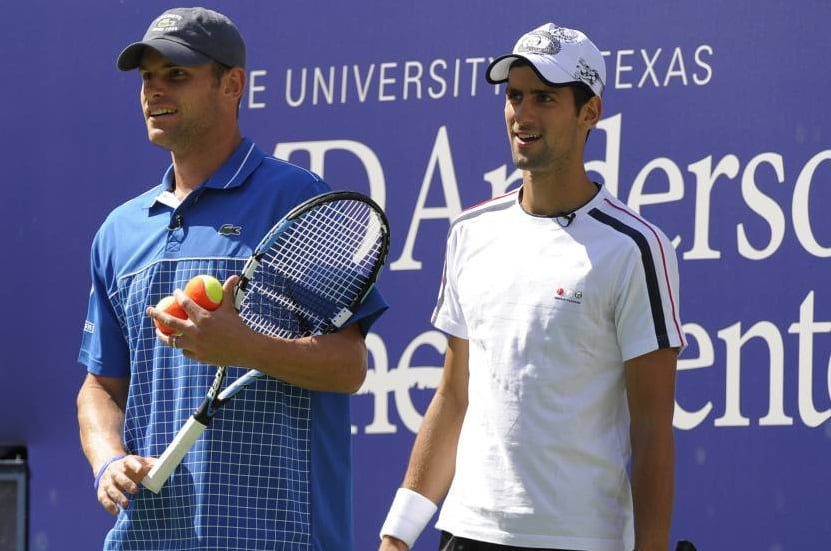 Roddick y Djokovic durante una exhibición. Otros tiempos.