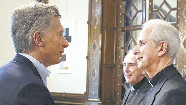 En la reunión quedaron expuestas las diferencias sobre la crisis social.