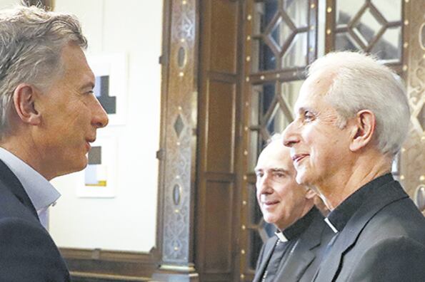 En la reunión quedaron expuestas las diferencias sobre la crisis social.