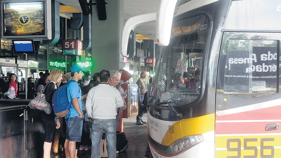 Las empresas de autotransporte de larga distancia están afectadas por la suba de combustibles y las low cost.