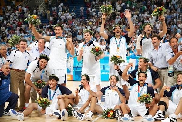 La más recordada de las selecciones de básquet argentinas celebra los 20 años de su Oro olímpico con partido exhibición en Parque Roca