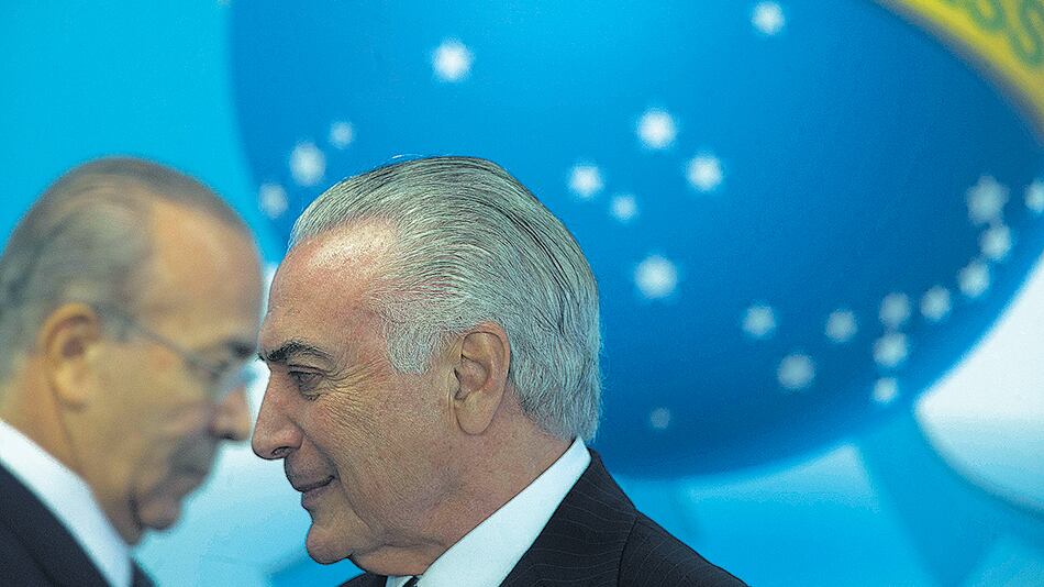 Temer acumula denuncias y acusaciones, pero se muestra desafiante y se niega a renunciar.