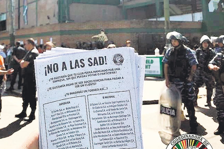 La Coordinadora de Hinchas viene realizando acciones contra las sociedades anónimas en los clubes.