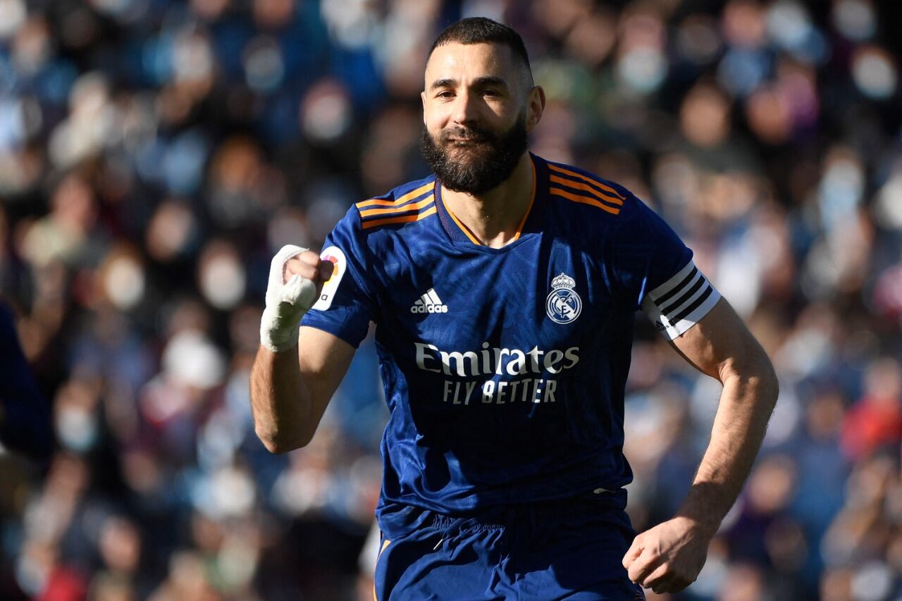 Benzema pateó tres penales y convirtió dos para la victoria