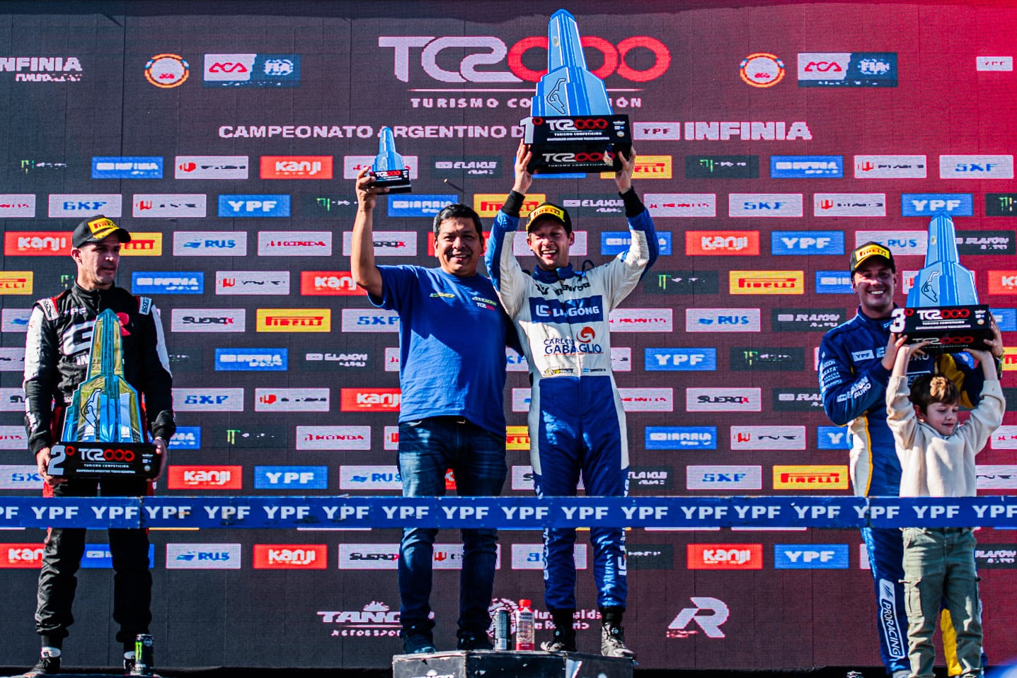 Ciarrocchi en lo más alto del podio en Rosario; Rossi fue segundo y Vivian, tercero.