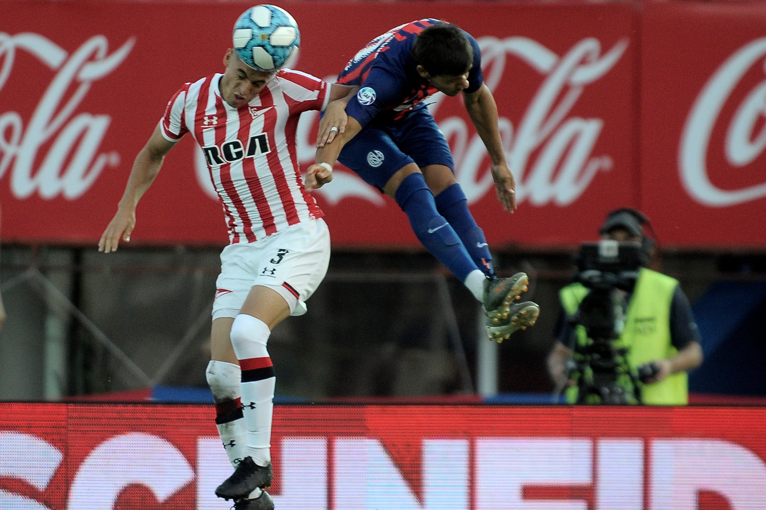 Lucha área en el Nuevo Gasómetro.