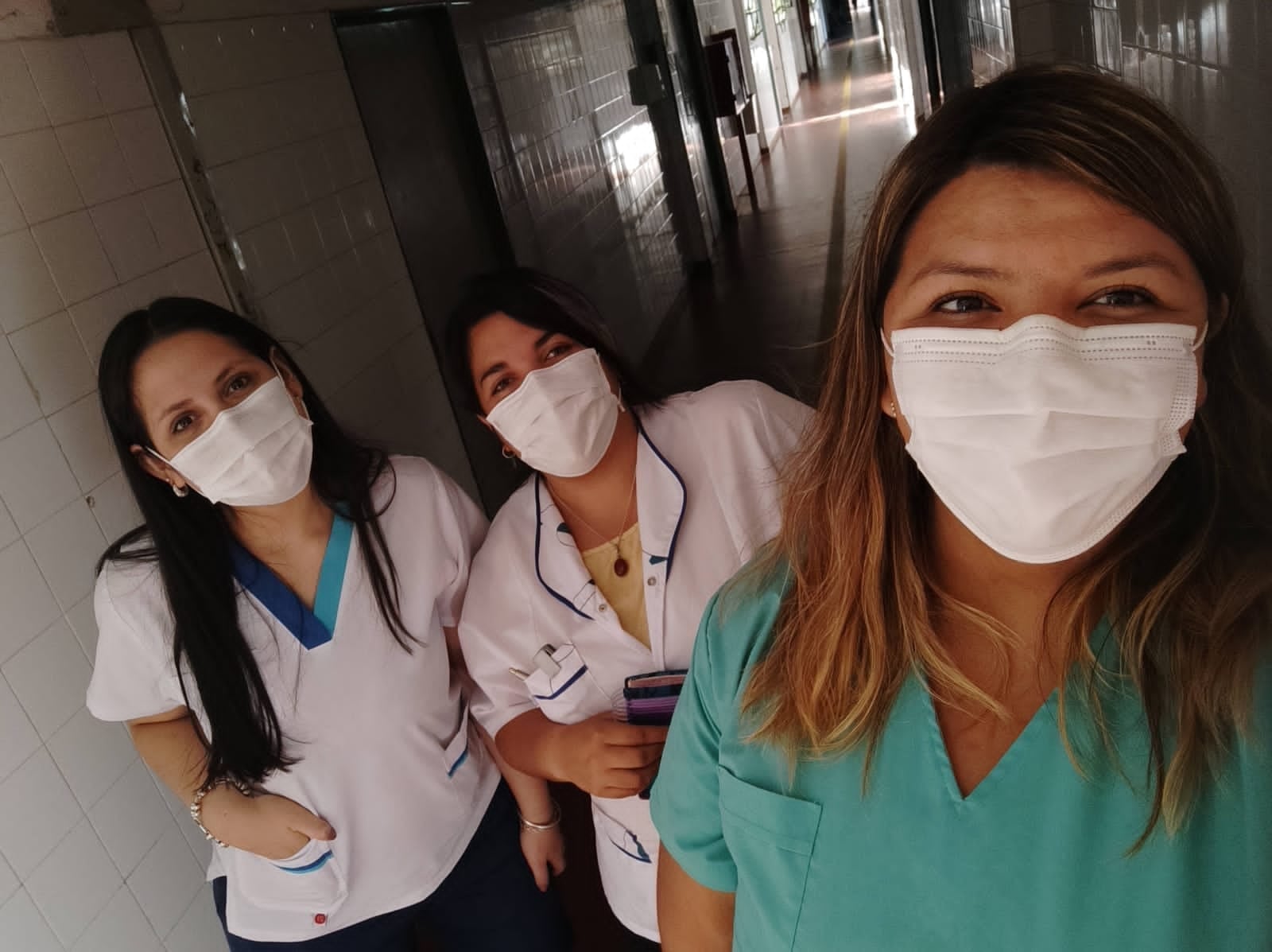 De izquiera a derecha: Rocío Leguizamón, Julieta Heredia y Julieta Lobo Molina, parte del equipo de Sostén.