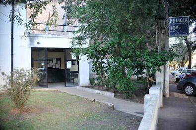 Aún es un misterio lo que pasó dentro de la seccional 10º de policía en barrio Alberdi.