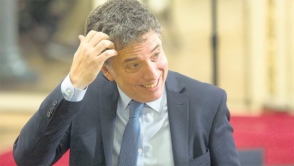 Dujovne, ministro. Entre enero y septiembre, el déficit externo en cuenta corriente llegó a 25.799 millones de dólares.