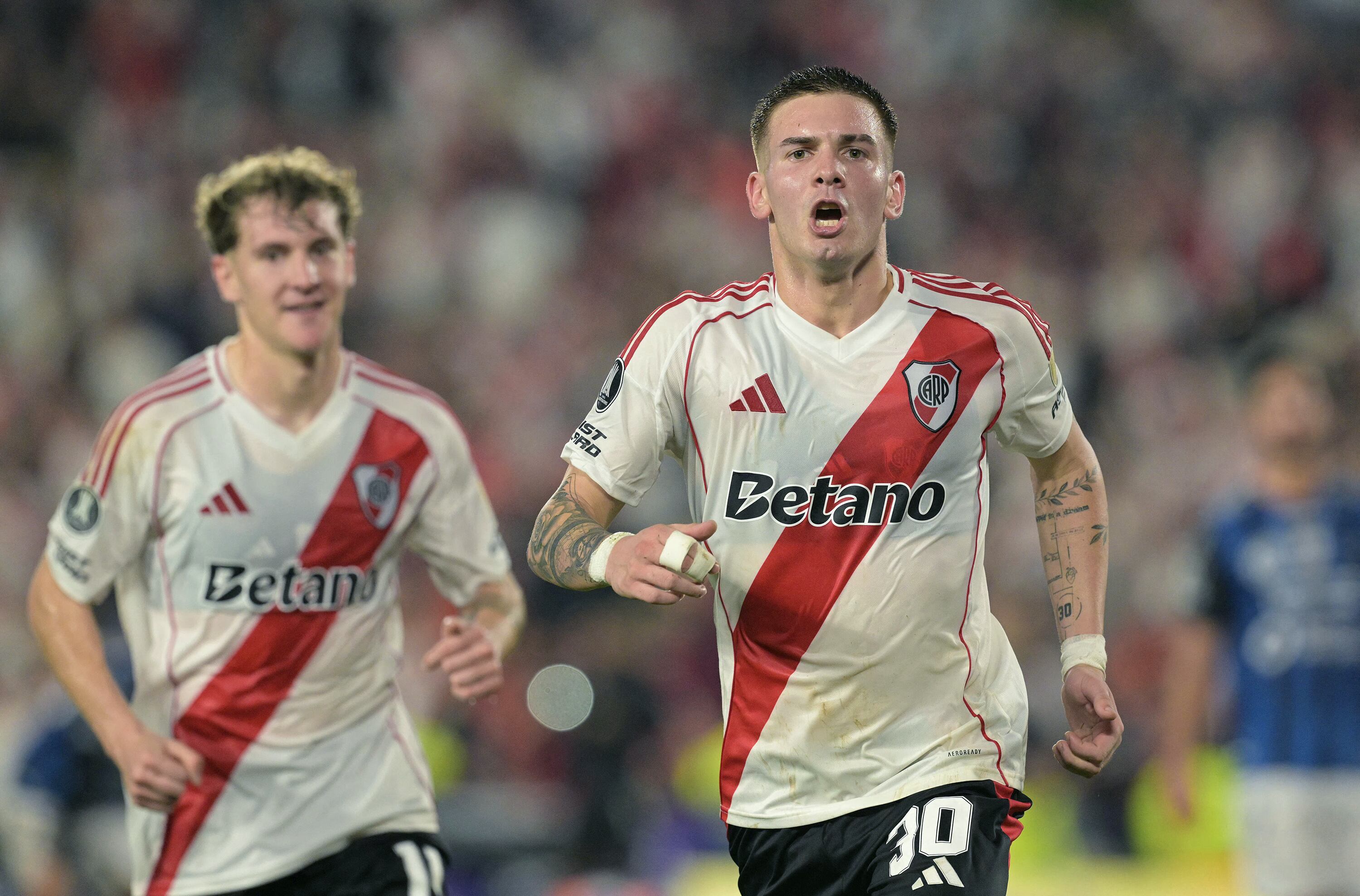 Mastantuono anotó el tercero para River, de penal