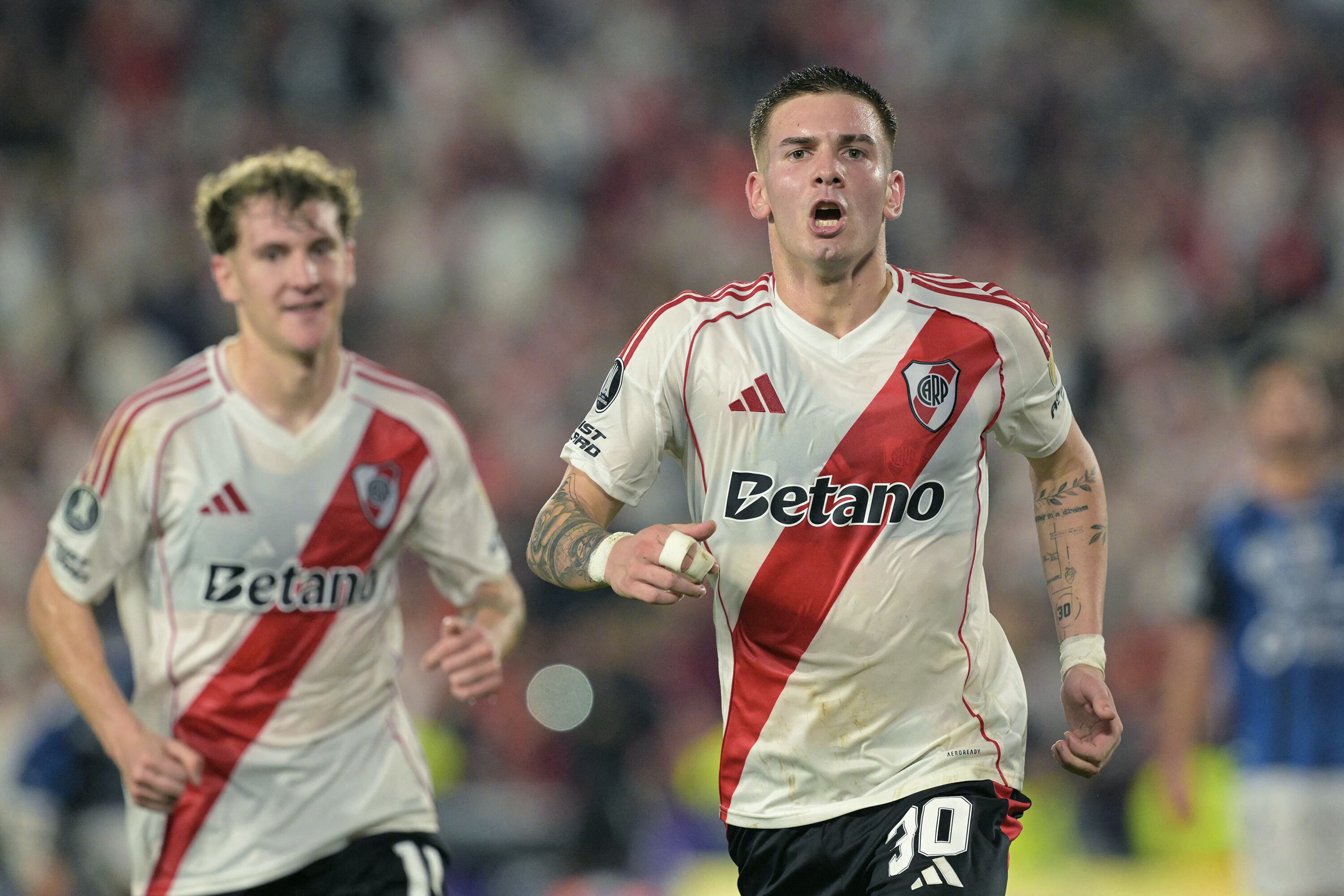 Mastantuono anotó el tercero para River, de penal