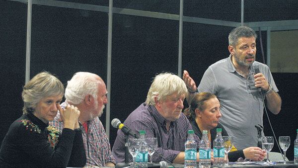 Santa María llamó a la dirigencia sindical a “dejar las diferencias, porque hoy tenemos un enemigo mayor”.