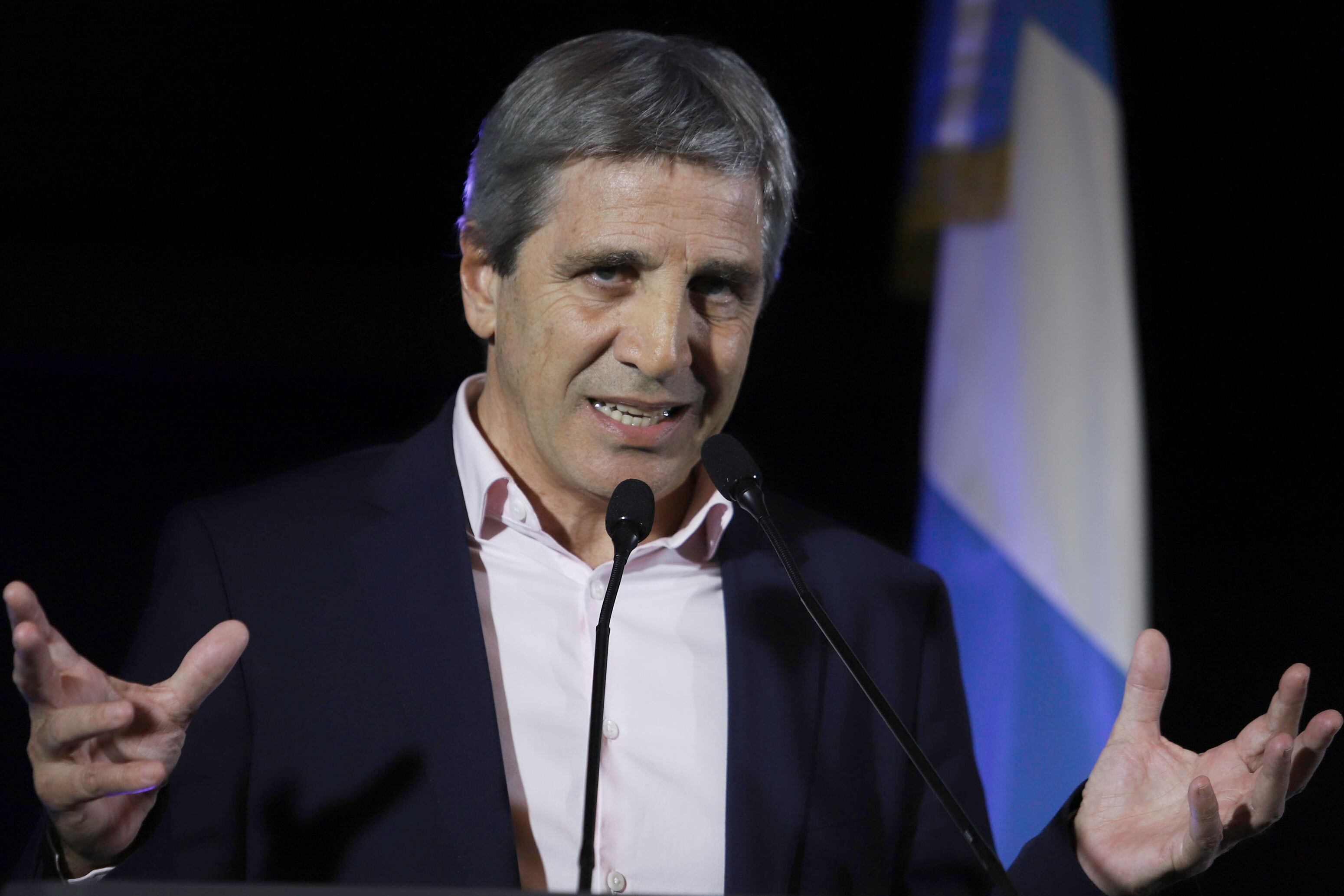 El ministro, en los peores días desde que está en el cargo