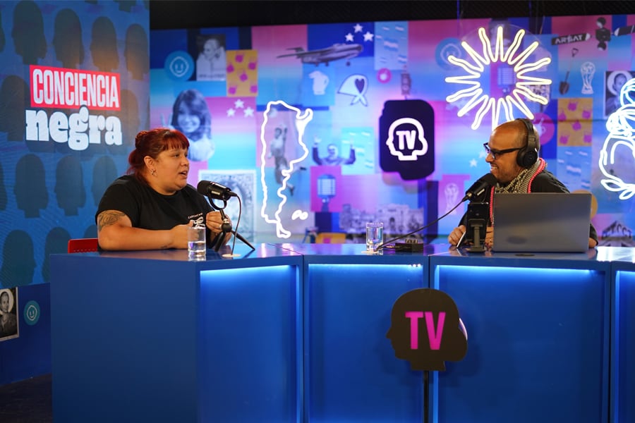 La diputada nacional Natalia Zaracho junto a Federico Pita en los estudios de Eva TV. Imagen: Florencia Settepani.