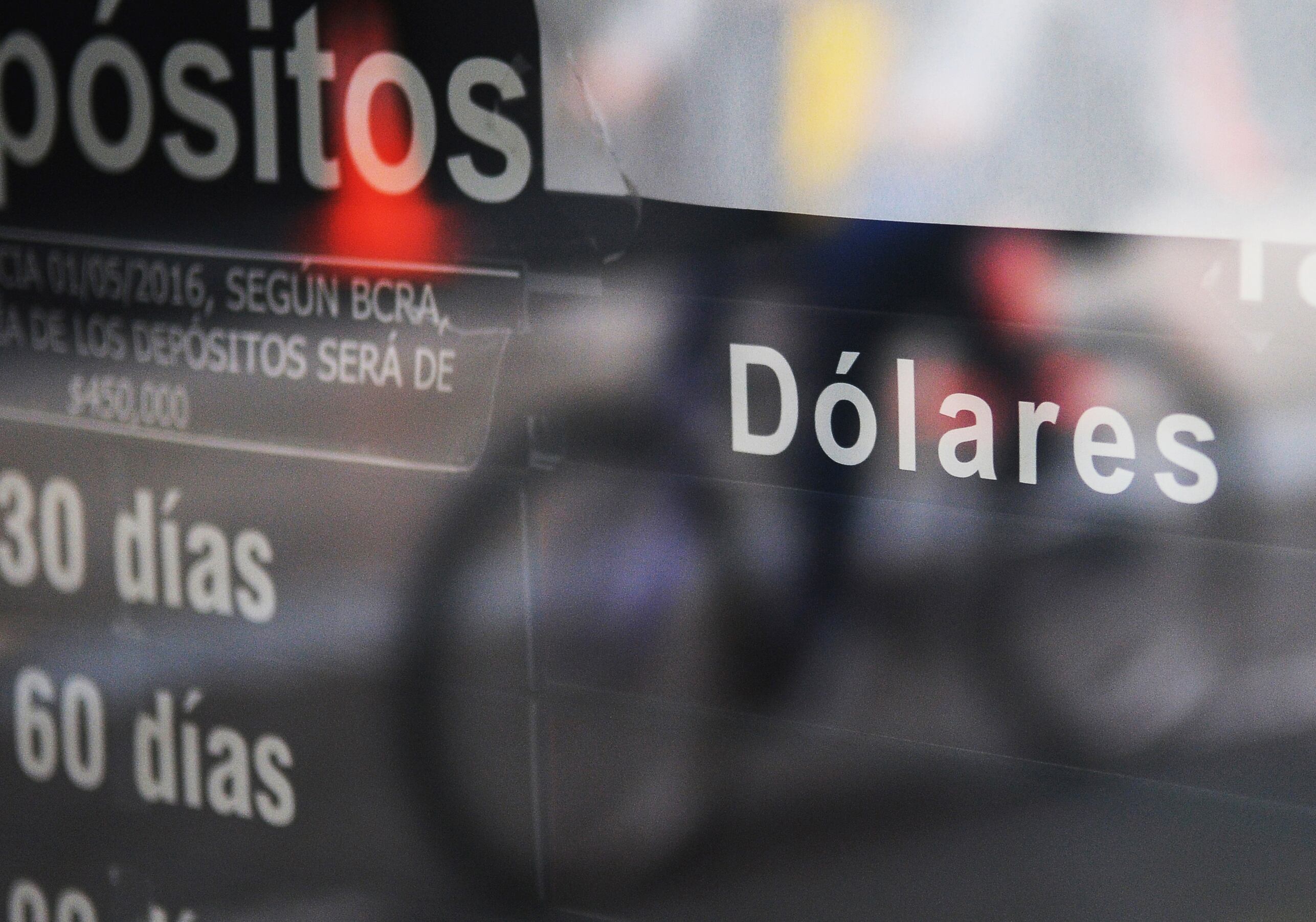 El equipo económico festejó que el BCRA pudo comprar dólares en el mercado por 92 millones.