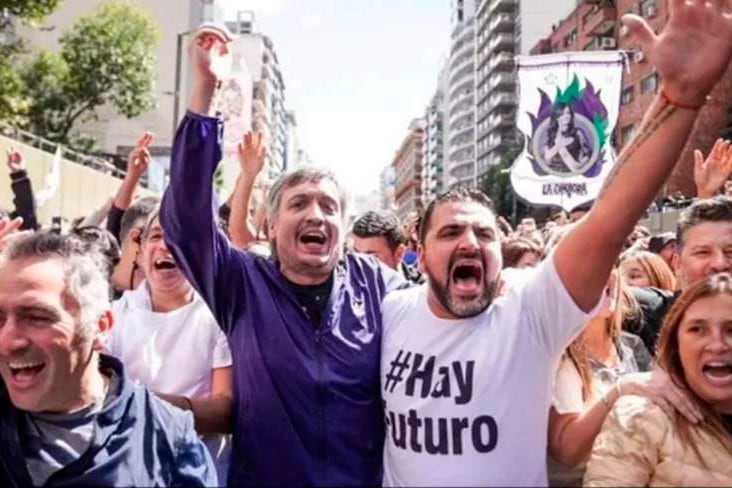 Maximo Kirchner y Walter Vuoto en la marcha del 24 de marzo del 2022.