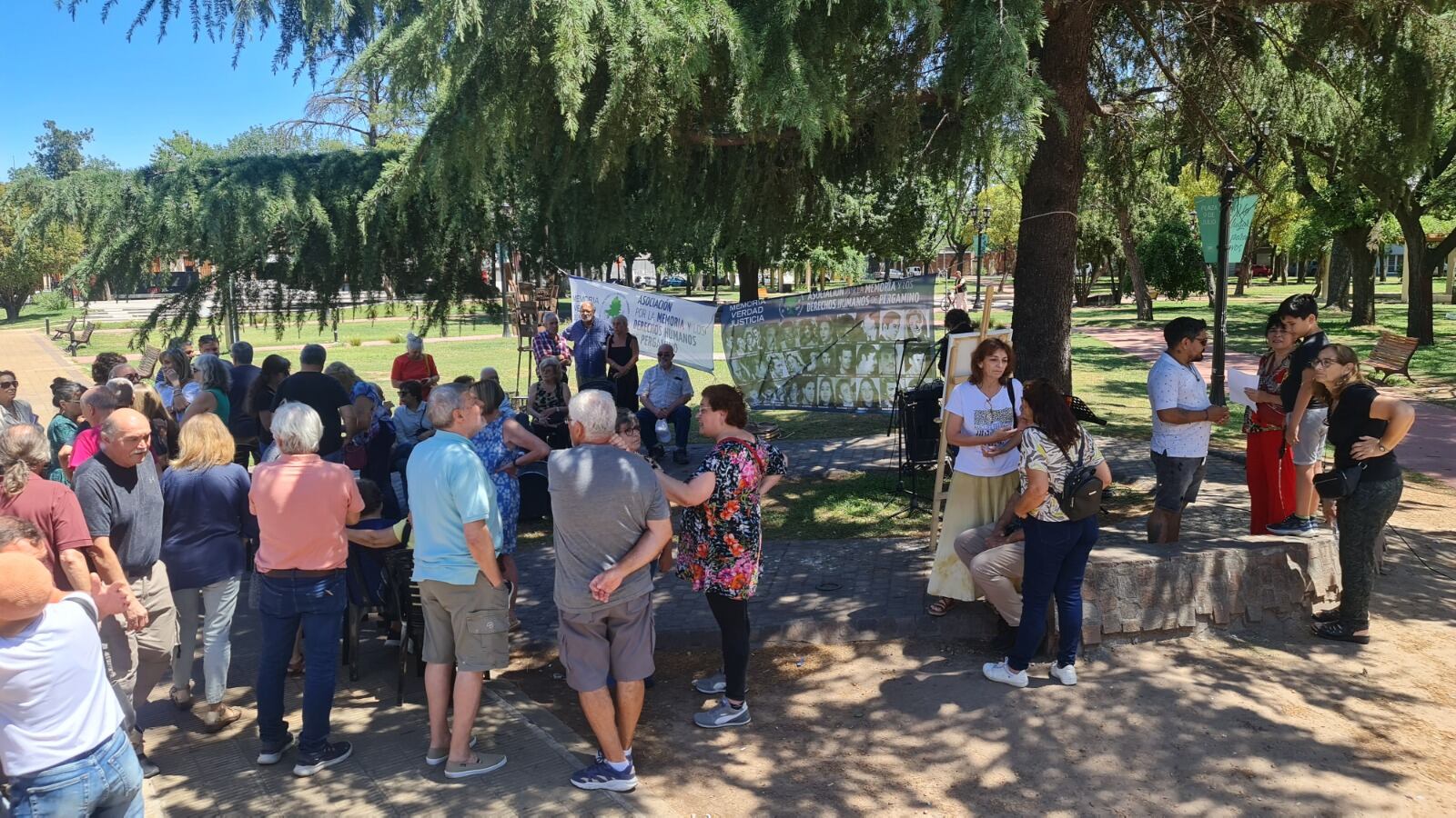 La actividad se desarrolló en la plaza central de la ciudad bonaerense de Pergamino.