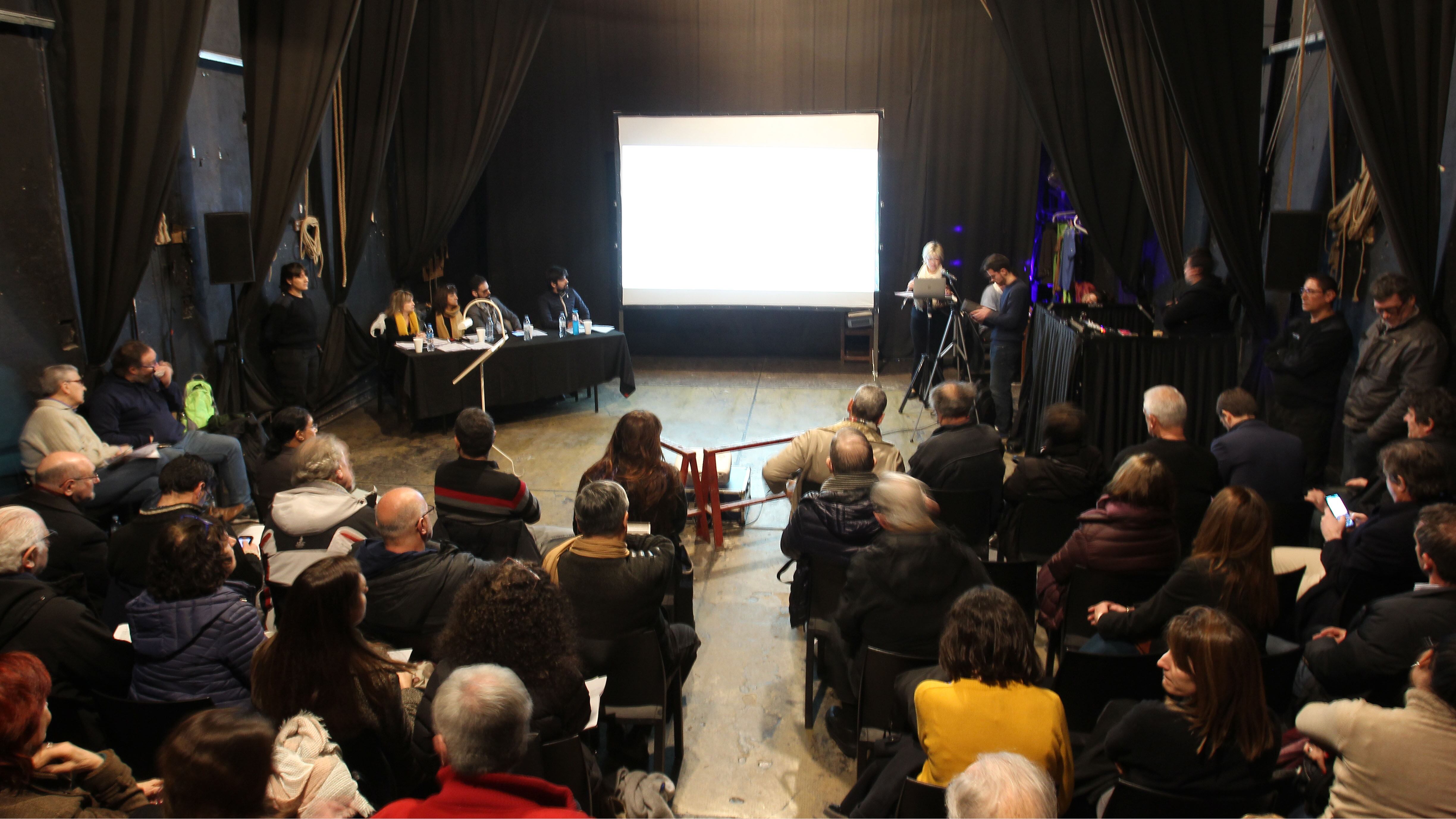 La audiencia se llevó a cabo en la sala teatral Espacio Aguirre.