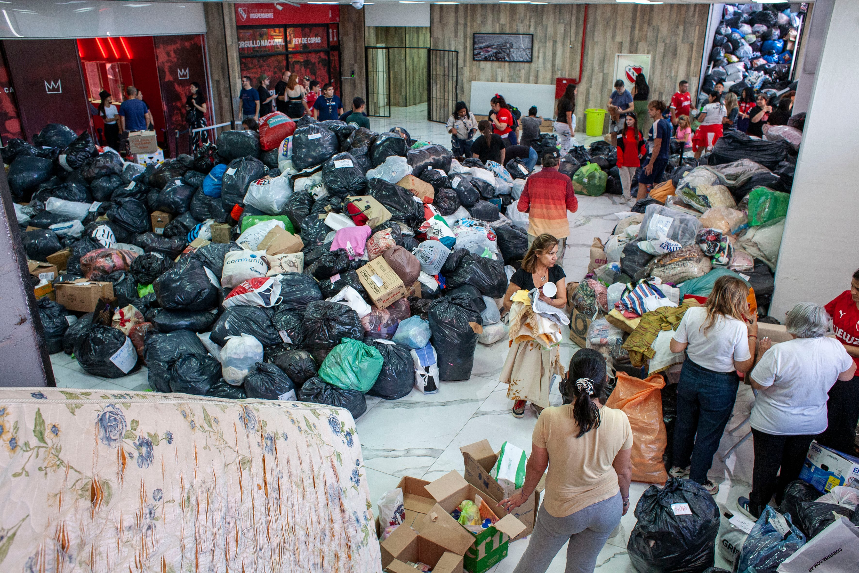 La ayuda que llegó a la sede social de Independiente