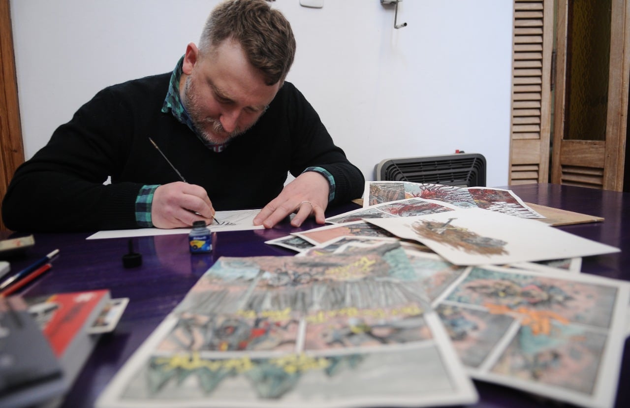 Loza critica los intentos de establecer escalafones dentro de la historieta.