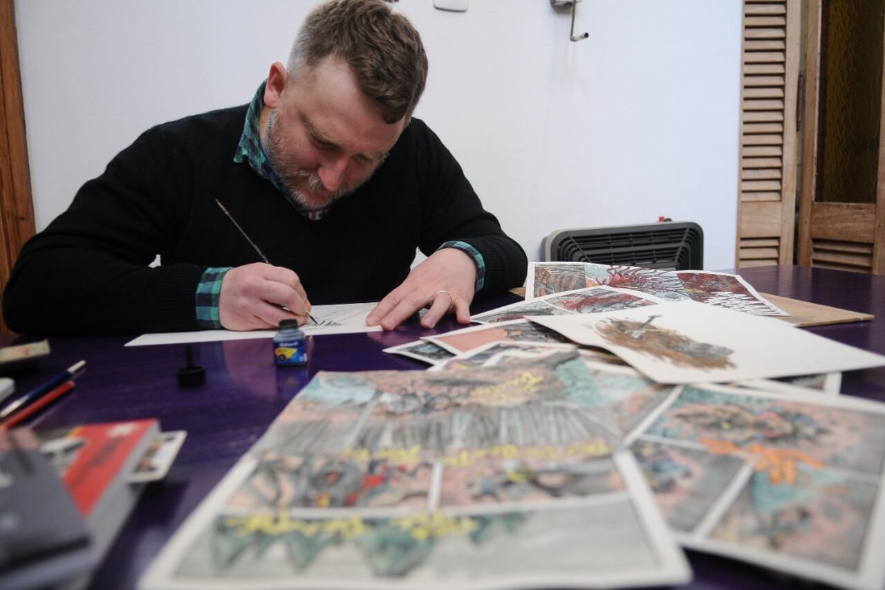 Loza critica los intentos de establecer escalafones dentro de la historieta.