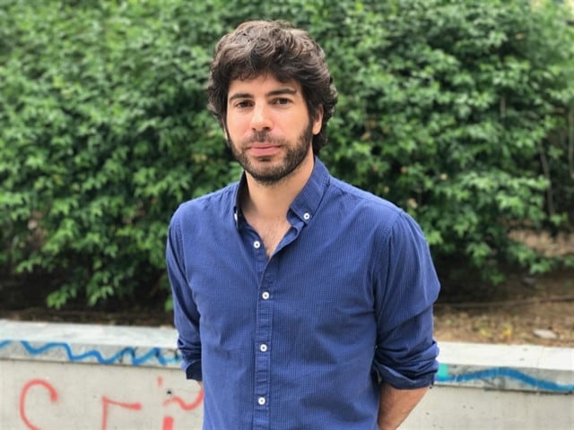 Serena es el director de la revista de literatura Cuadernos Hispanoamericanos.