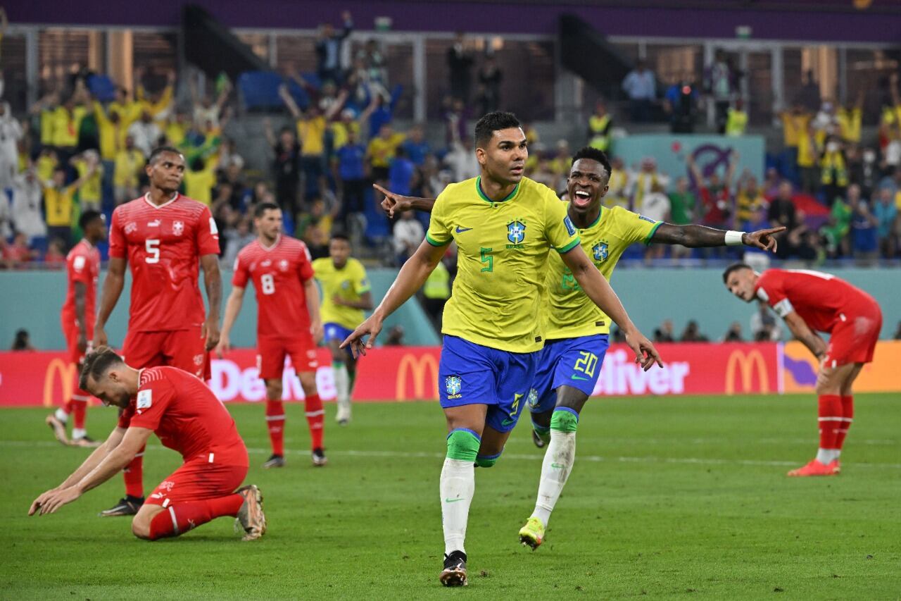 Casemiro le dio a Brasil el pasaje a la próxima fase de la Copa del Mundo