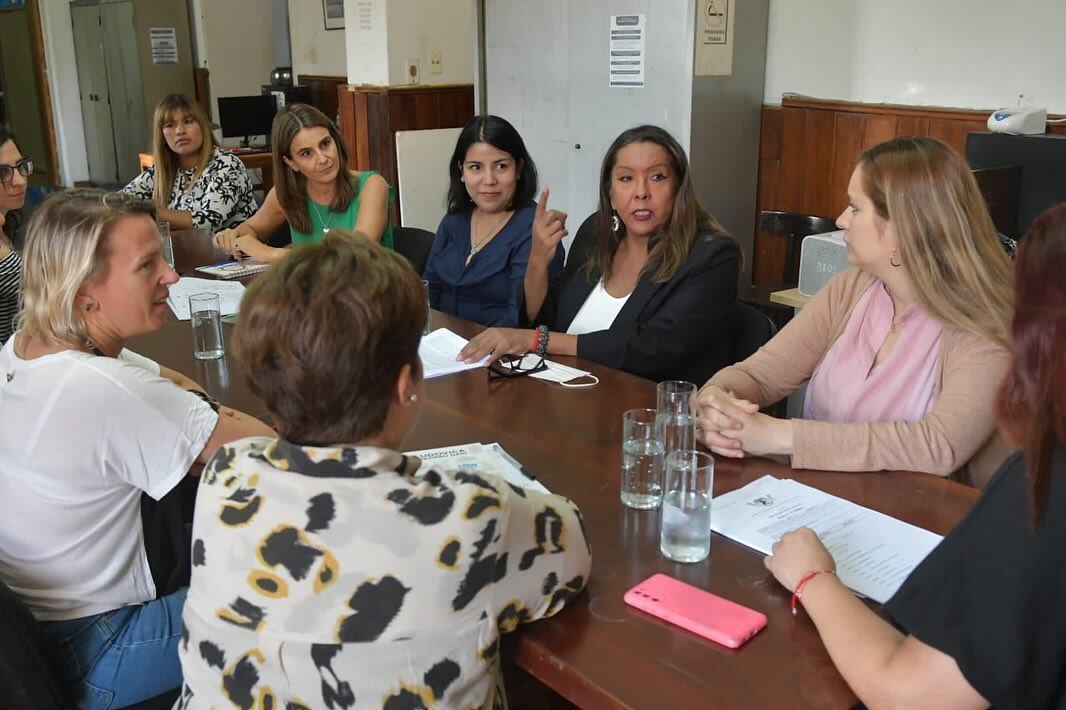 Mary Robles, hablando durante el encuentro.