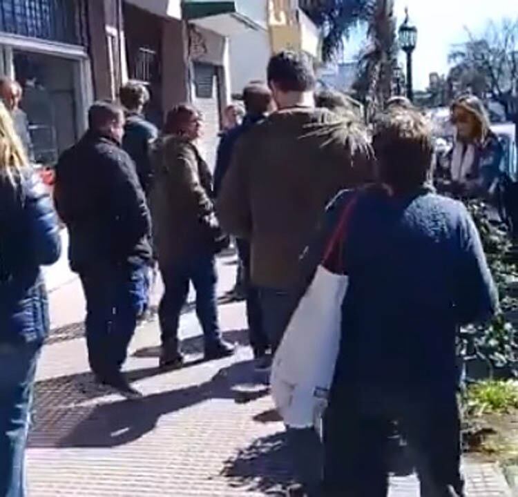 Los vecinos hicieron saber su descontento al timbreo en Don Torcuato