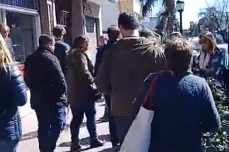 Los vecinos hicieron saber su descontento al timbreo en Don Torcuato