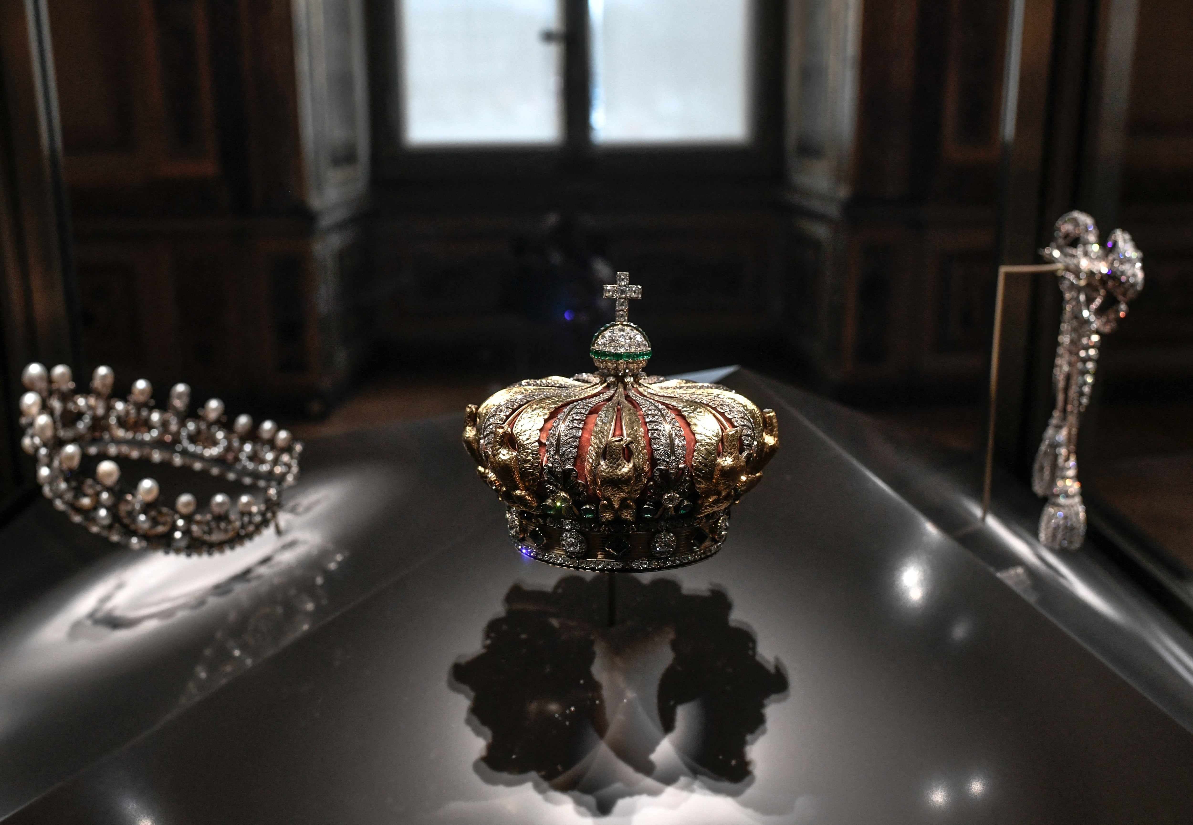 La corona con esmeraldas de la emperatriz Eugenia de Montijo, que al final no fue robada.