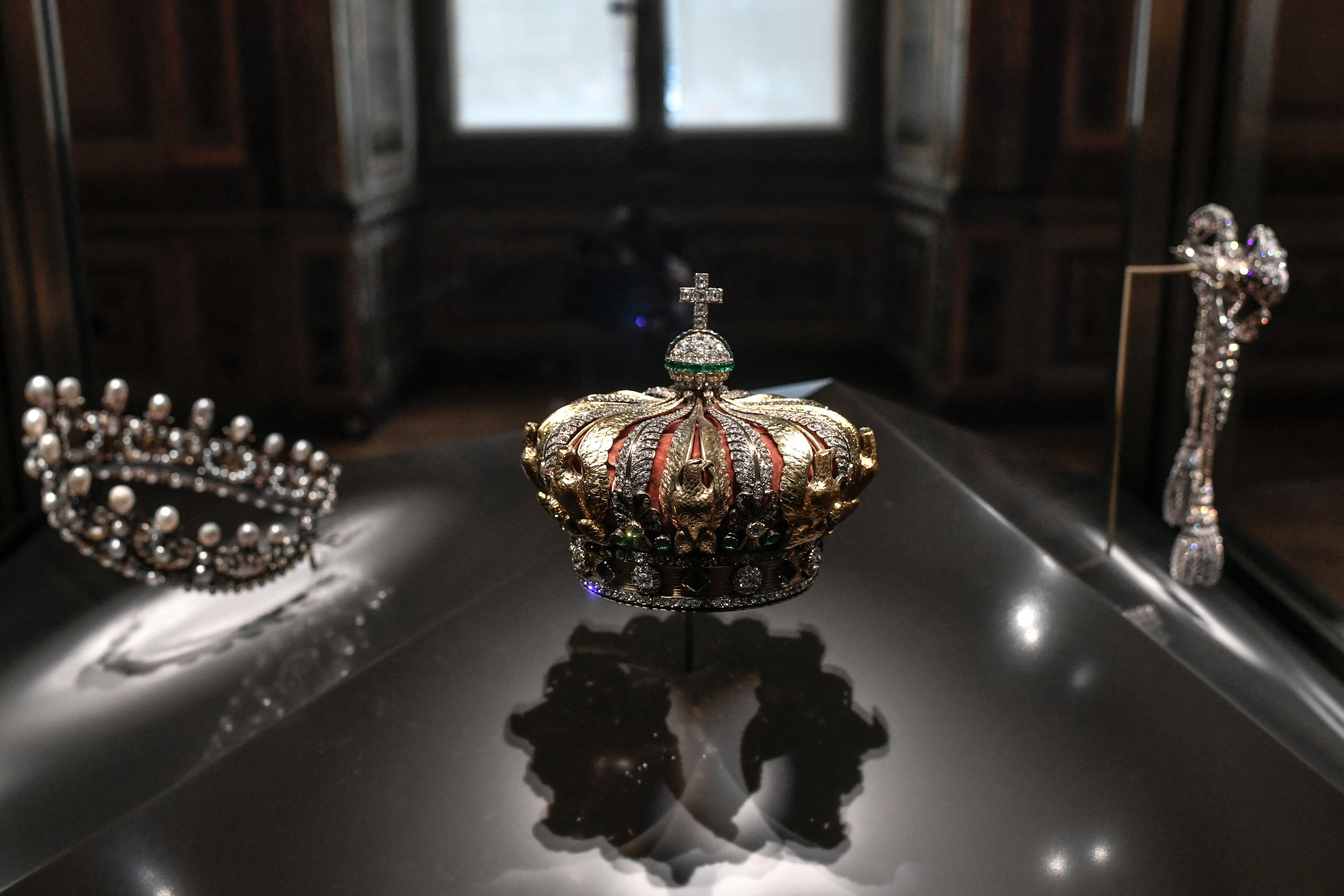 La corona con esmeraldas de la emperatriz Eugenia de Montijo, que al final no fue robada.