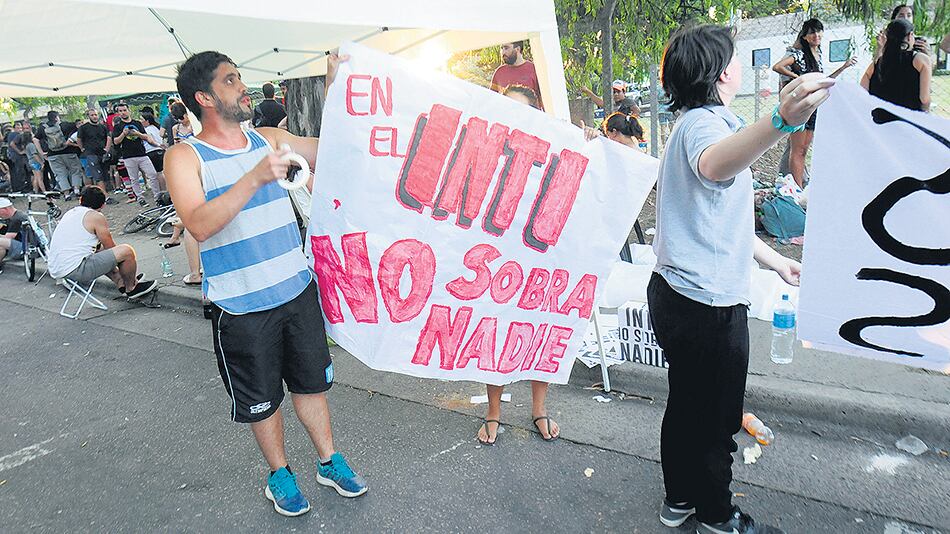 “Llevamos 110 días de conflicto y no hay una mesa de diálogo”, explicó un delegado de ATE.