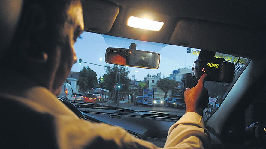 El rubro Transporte aumentó 3,1 por ciento por el alza de la tarifa de taxi y de los combustibles.