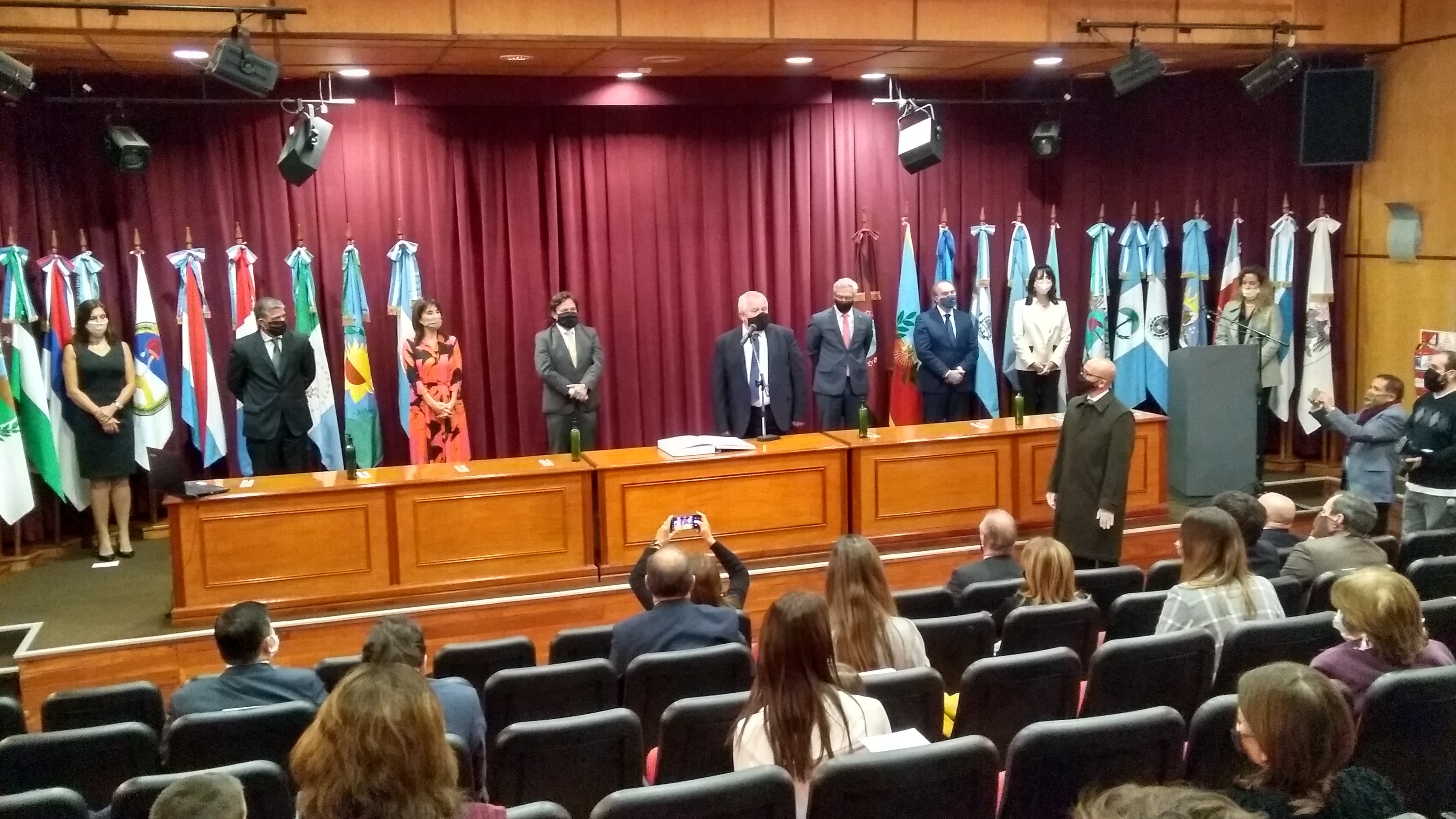 Siete de los nueve jueces que integran el máximo tribunal. 