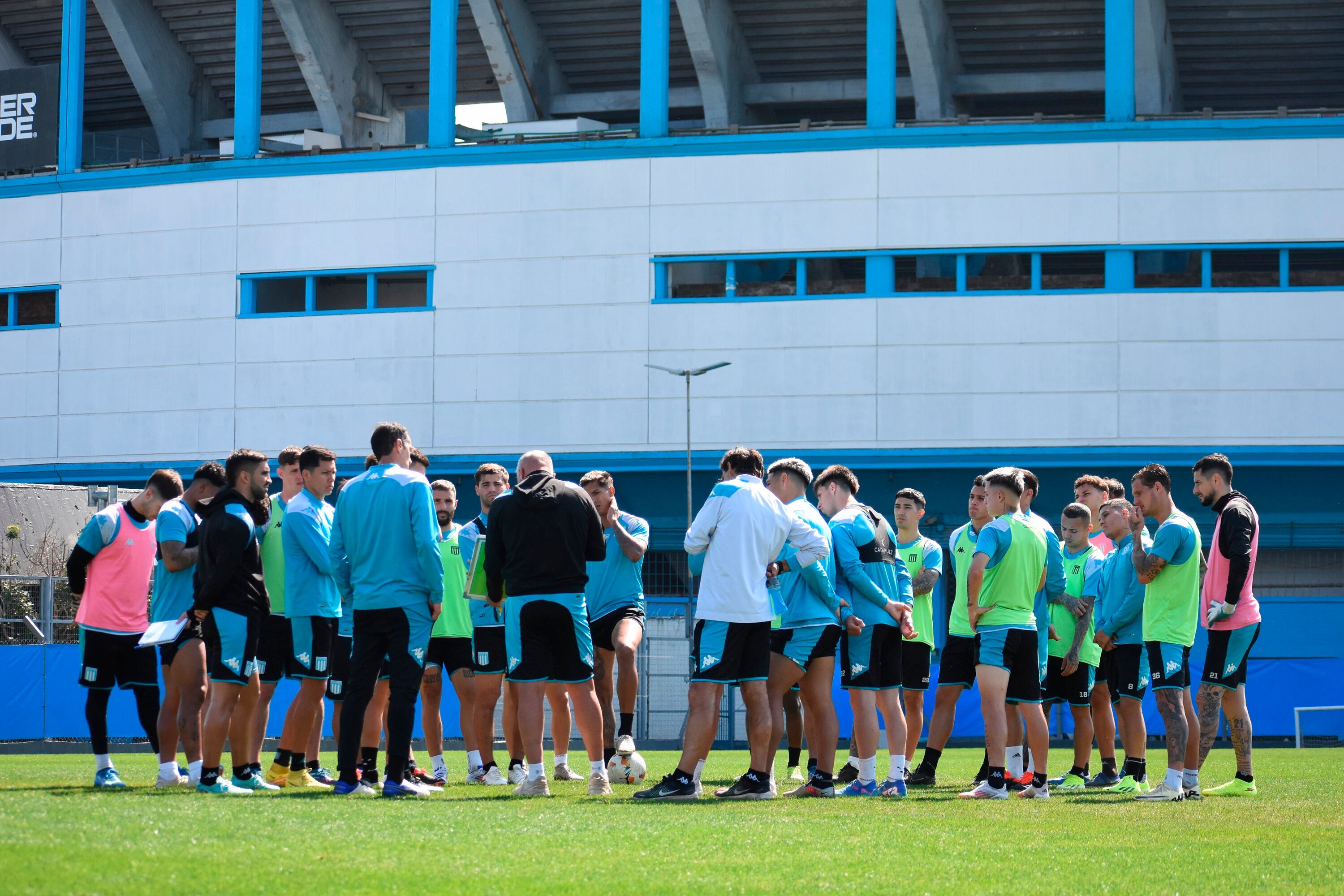 El DT Gustavo Costa aún no definió el equipo titular.