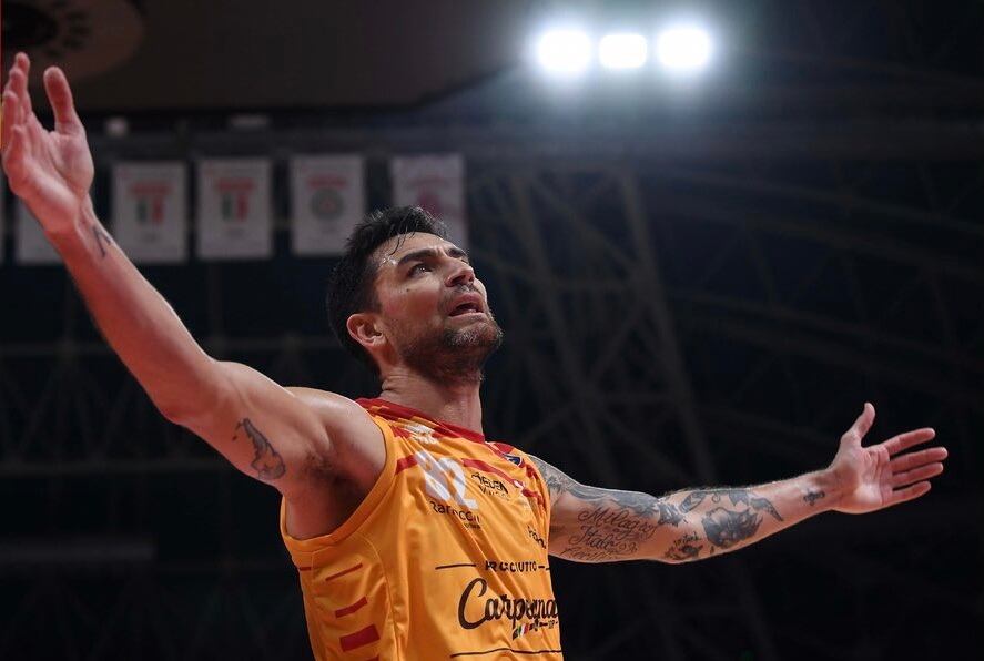 El volver a vivir de Carlos Delfino en el básquetbol italiano.