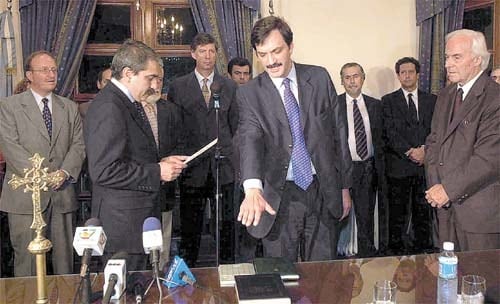 Pablo Lanusse jura como interventor en Santiago del estero, en 2004.