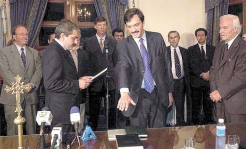 Pablo Lanusse jura como interventor en Santiago del estero, en 2004.